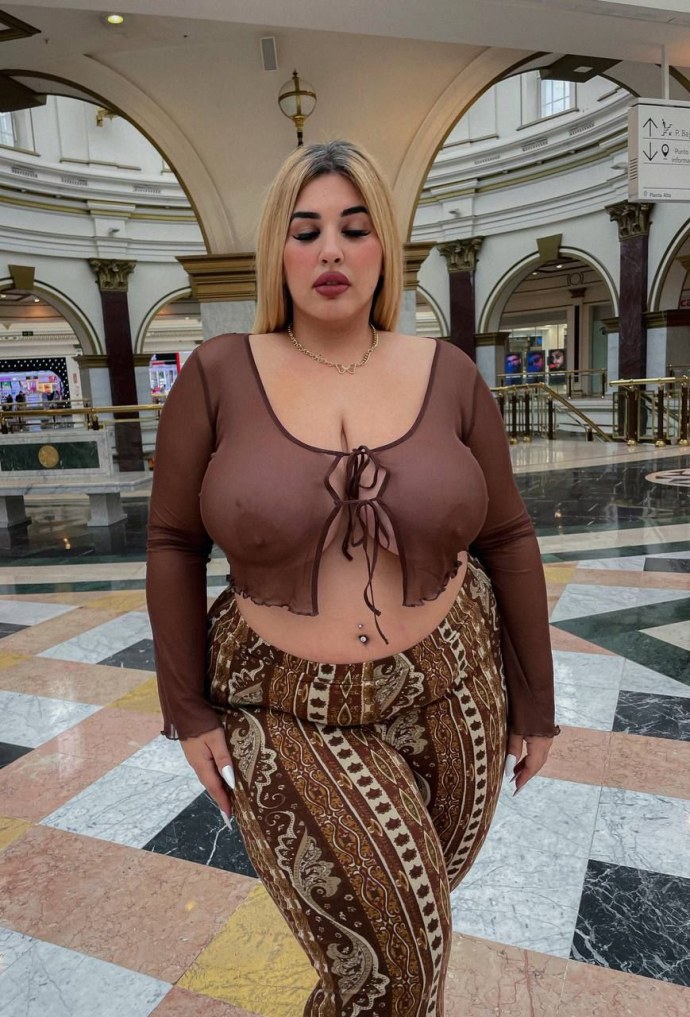 Natalia Lozano patron