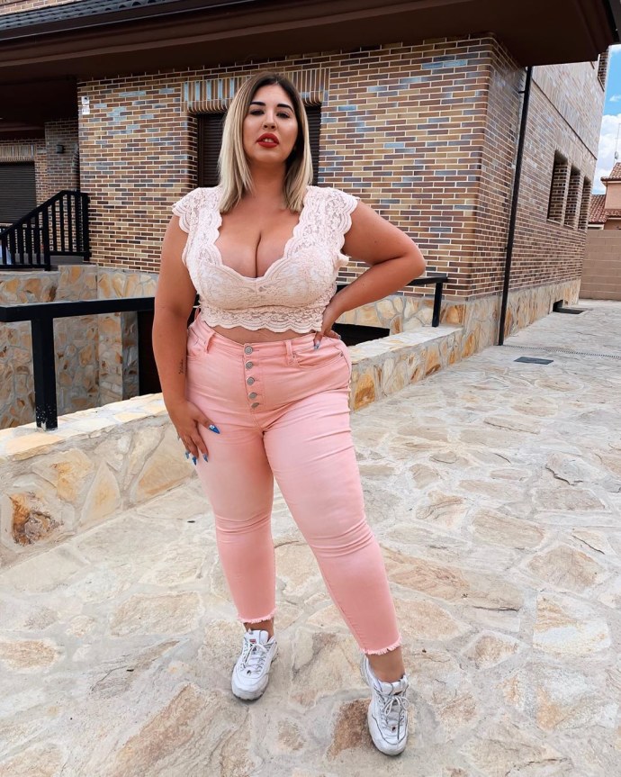 Natalia Lozano patron