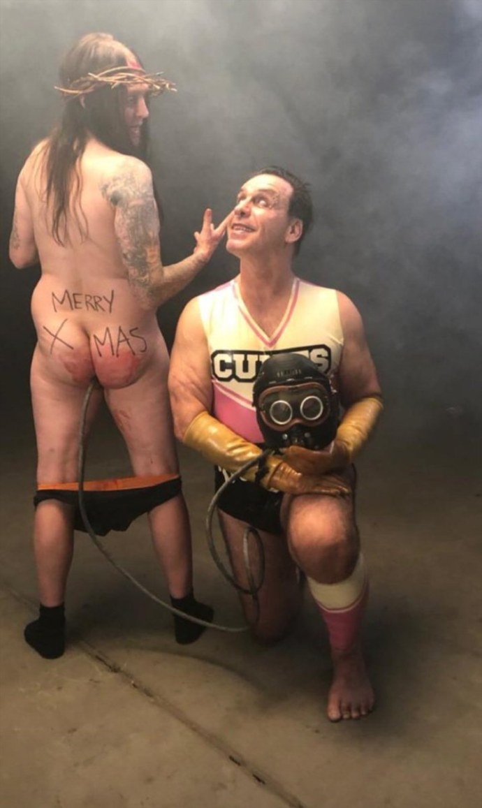 Till Lindemann na chui девушки