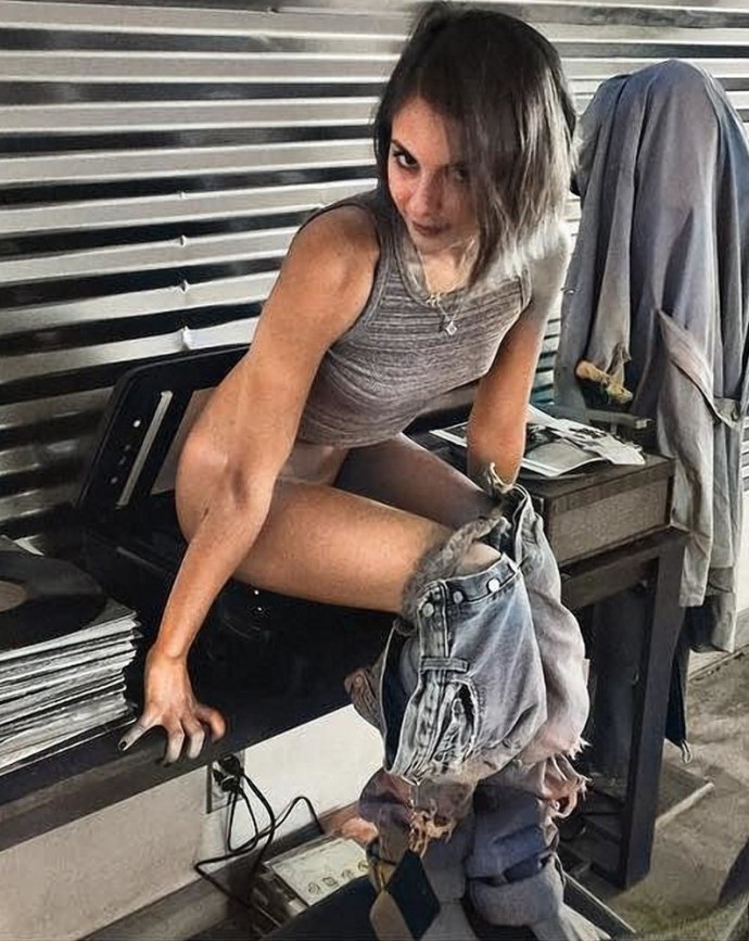 Уилла Холланд слитые