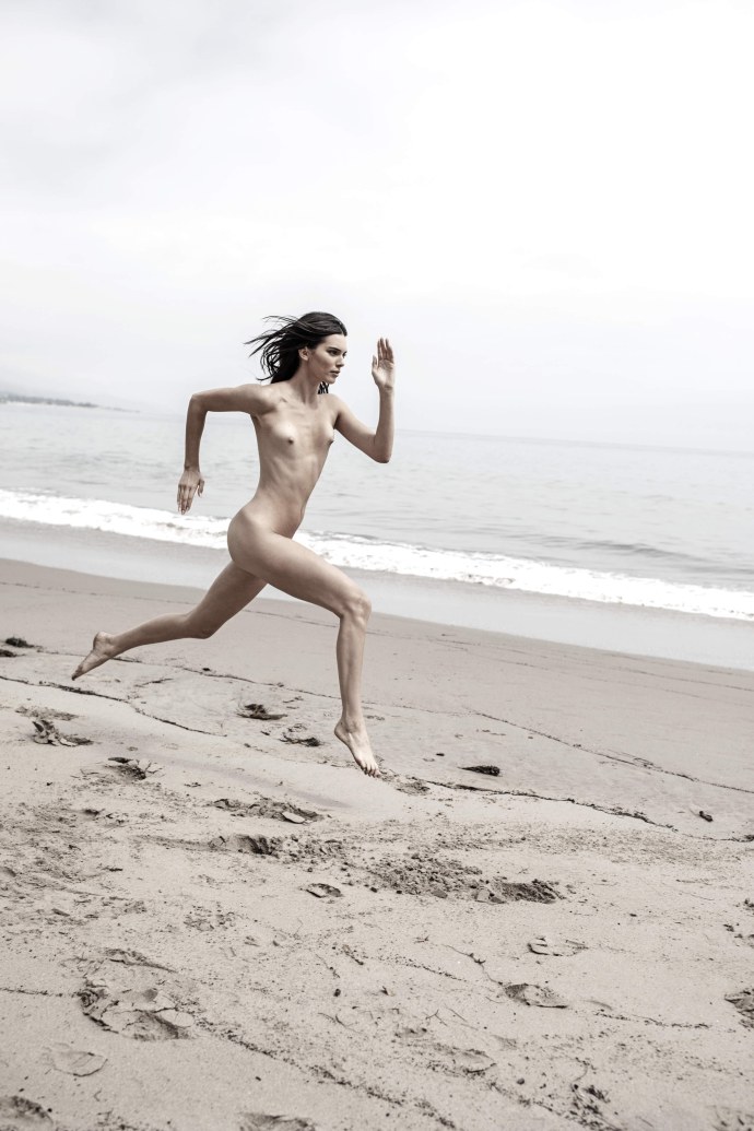 Кендалл Дженнер голая