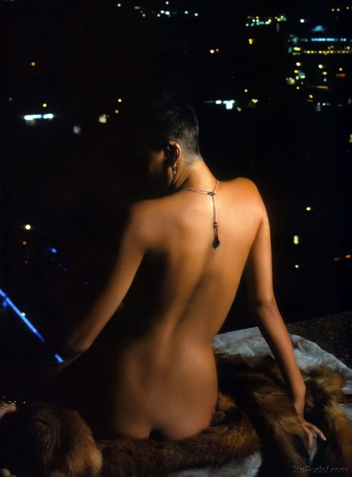 Певица Анастасия Сланевская nude