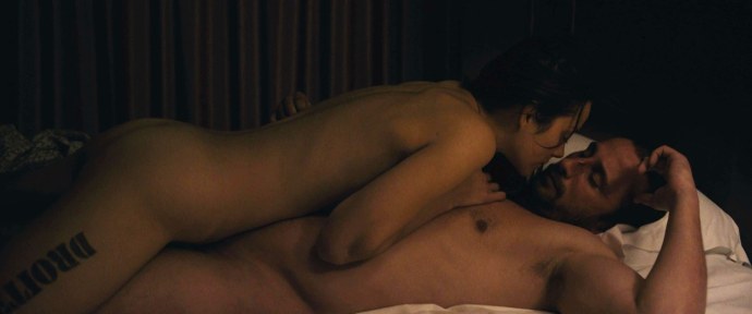 Голая Marion Cotillard в фильме такси