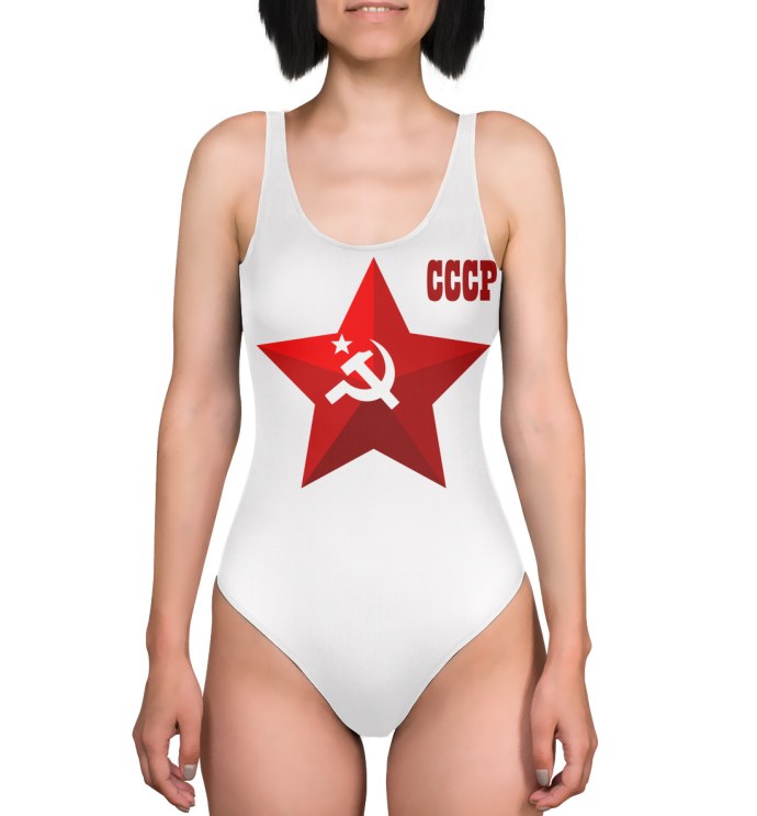 Девушки и Советская символика