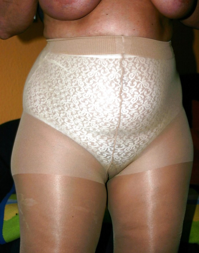 Белые трусики под колготками xxx