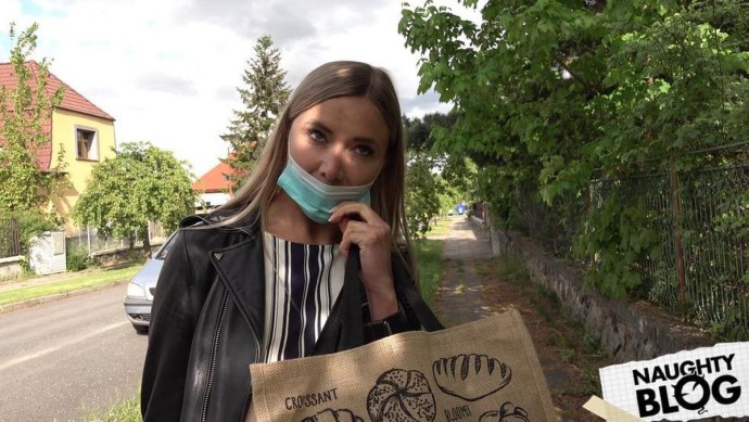 Polina Maxim food car