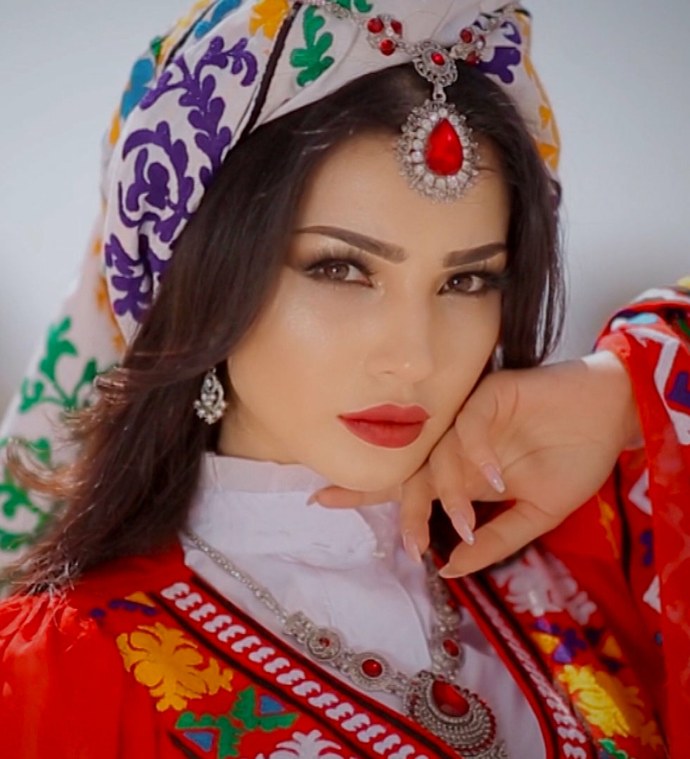 Узбек актриса Рухшона