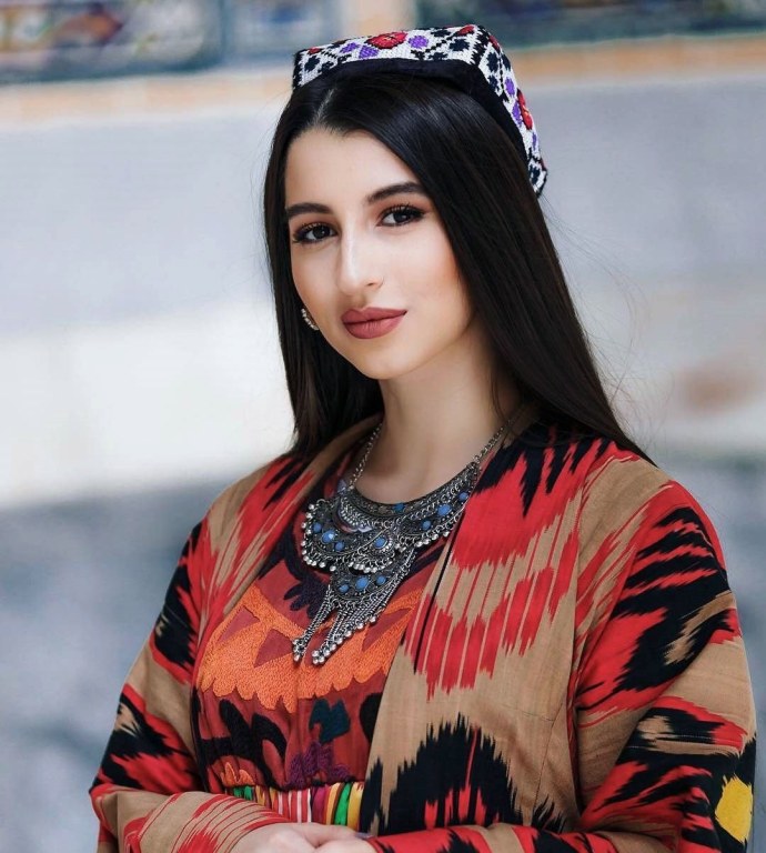 Рухшона Акбарова