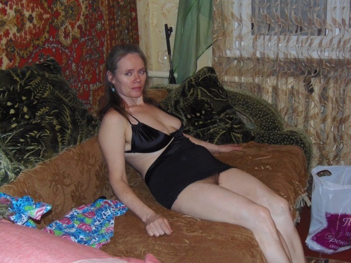 Сельские женщины без трусов
