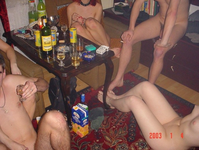Девушки голышом на вписке