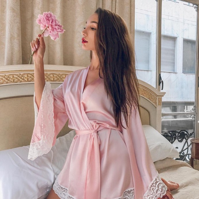 Silk Robe ero