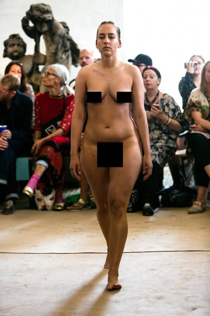 Чарли Ле Минду Charlie le naked
