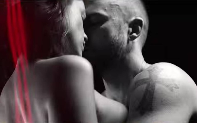 Tushy девушка в Красном платье xxx