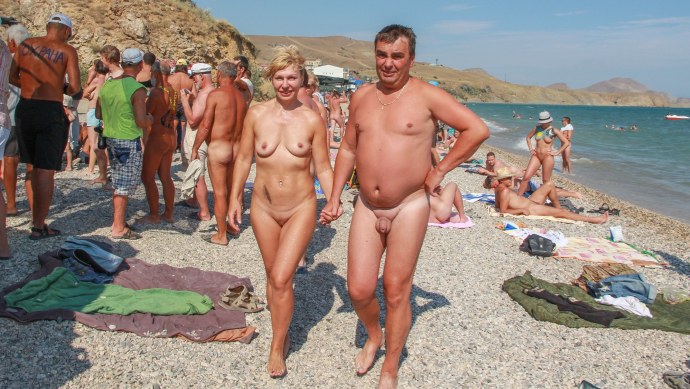 Семейный нудисткий пляж
