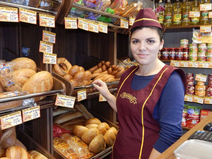 Выебал продавщицу магазина