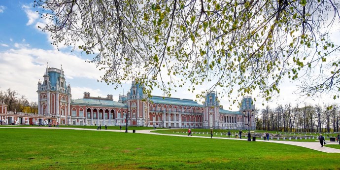 Царицынский парк в Москве открыт для прогулок