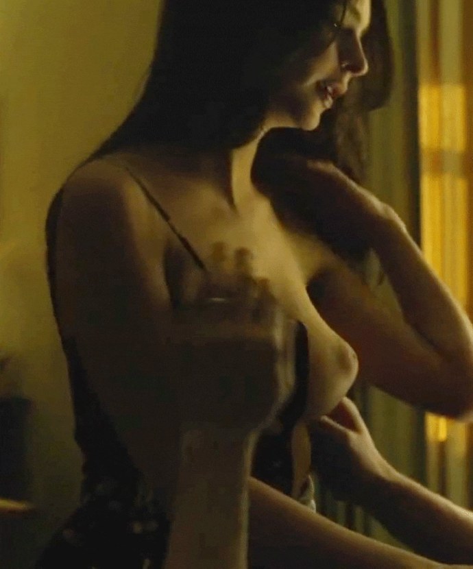 Эмили Ратажковски nude 2020