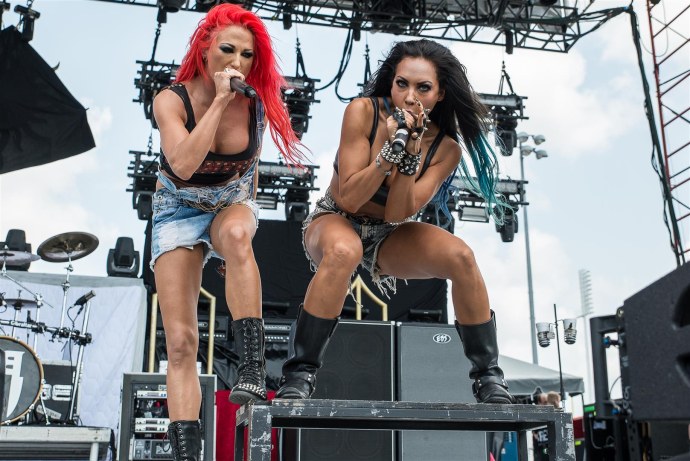 Butcher Babies вокалистки