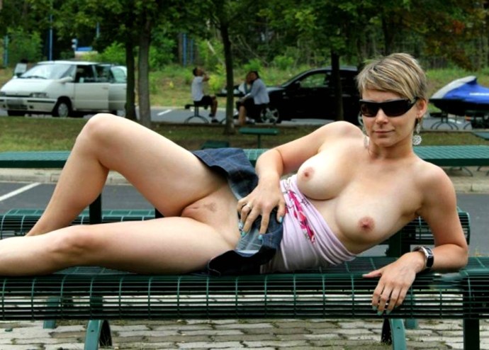 Жена отсосала на улице