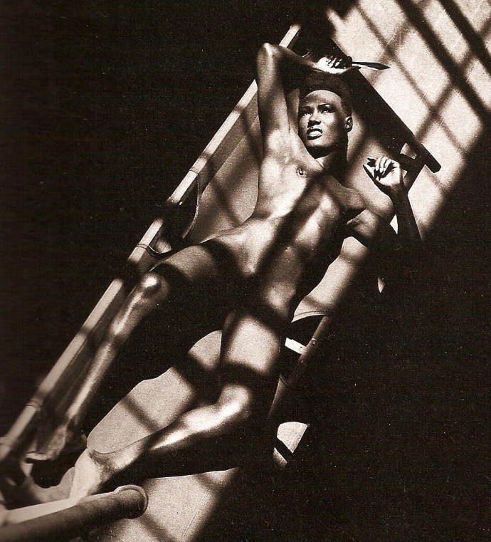 Беверли Грейс Джонс nude