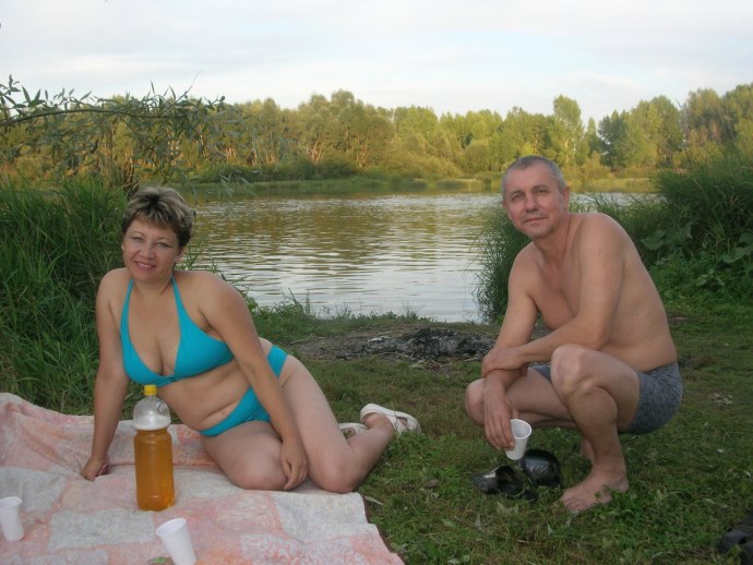 Зрелые свингеры на природе