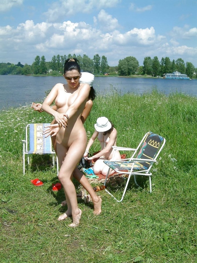 Эксгибиционизм на речке