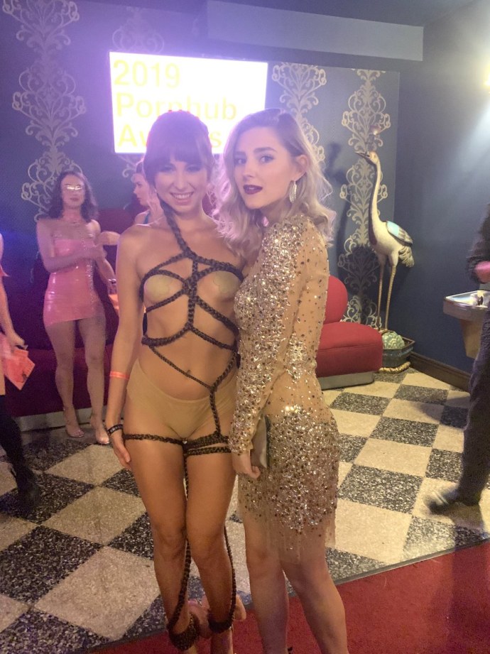 SOLAZOLA И Eva Elfie