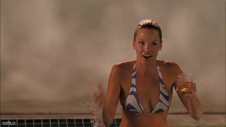 Ashley Scott широко шагая (2004)