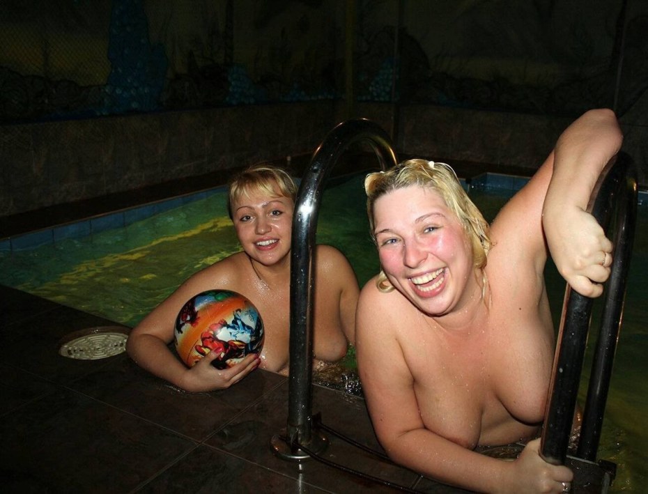 Вечеринка свингеров в бане