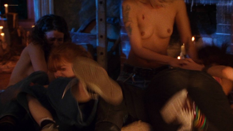 Naked Angelina Jolie in Foxfire ANCENSORED