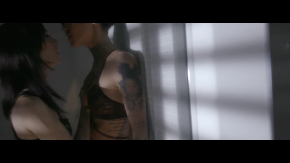 Руби Роуз lesbian Kiss