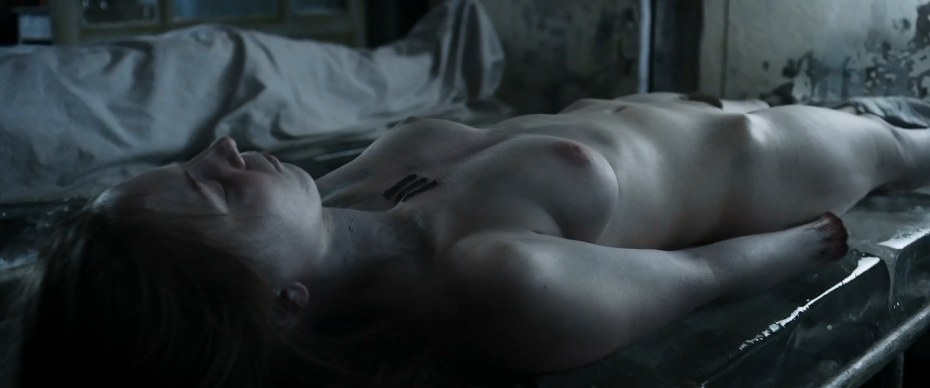 Анна Старшенбаум обнажила в кино