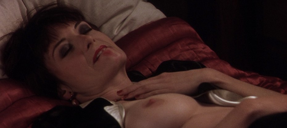 Голая Дженна джеймсон в фильме "части тела", 1997