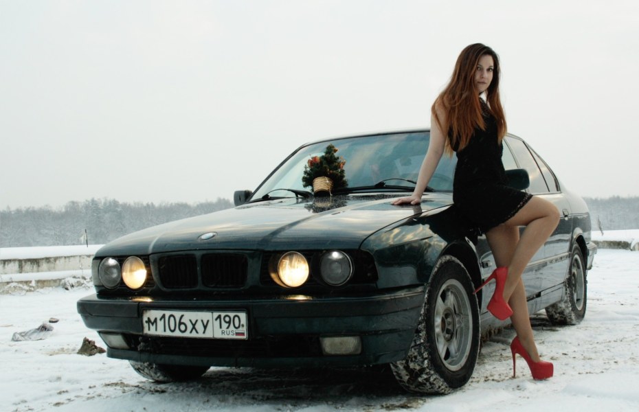 BMW e34 girl