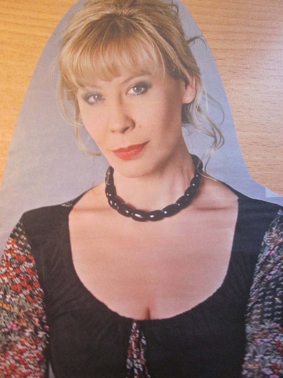 Daria Glower голая на каблуках