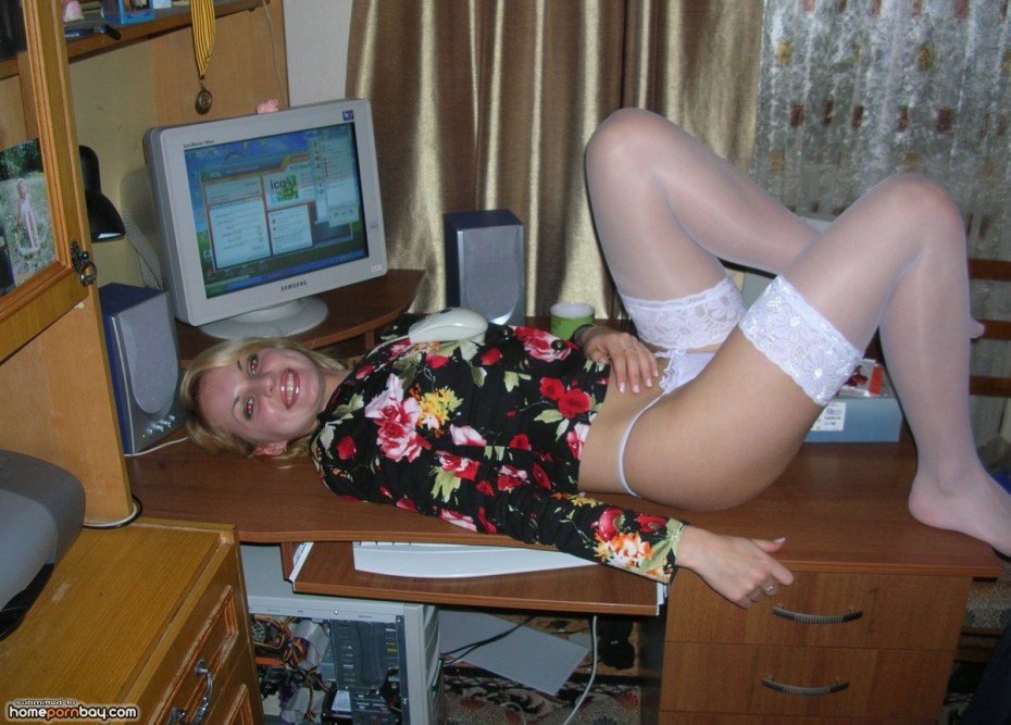 Голые телки в социальных сетях