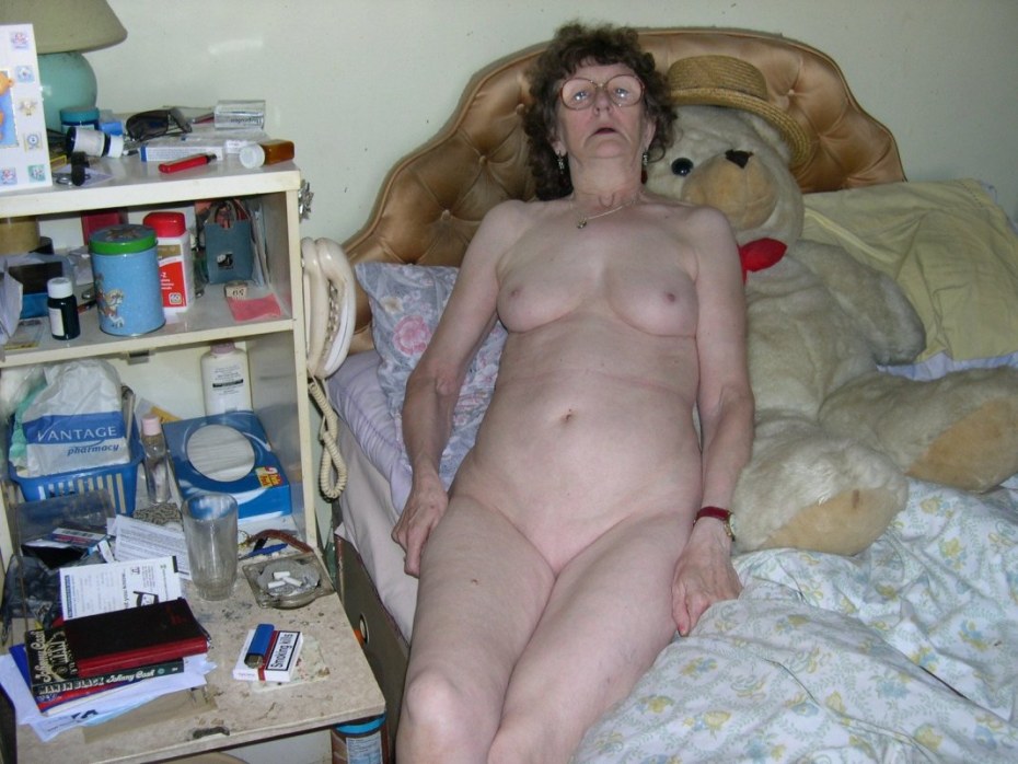 Голые пьяные пожилые женщины