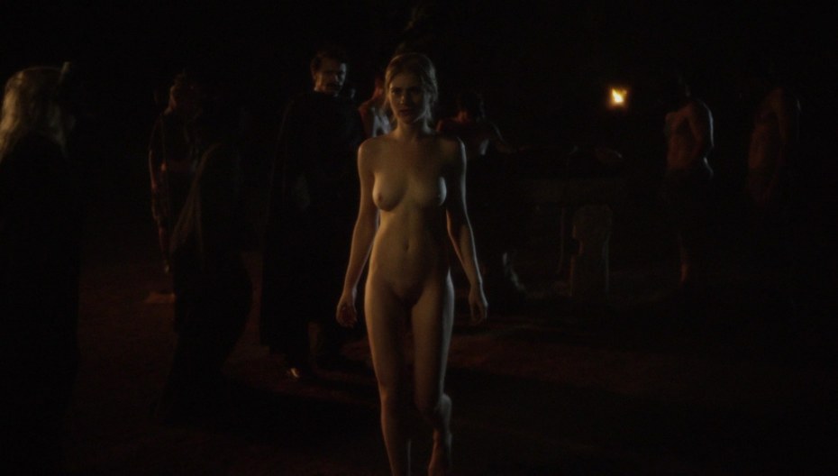 Allie Sherlock в лифчике