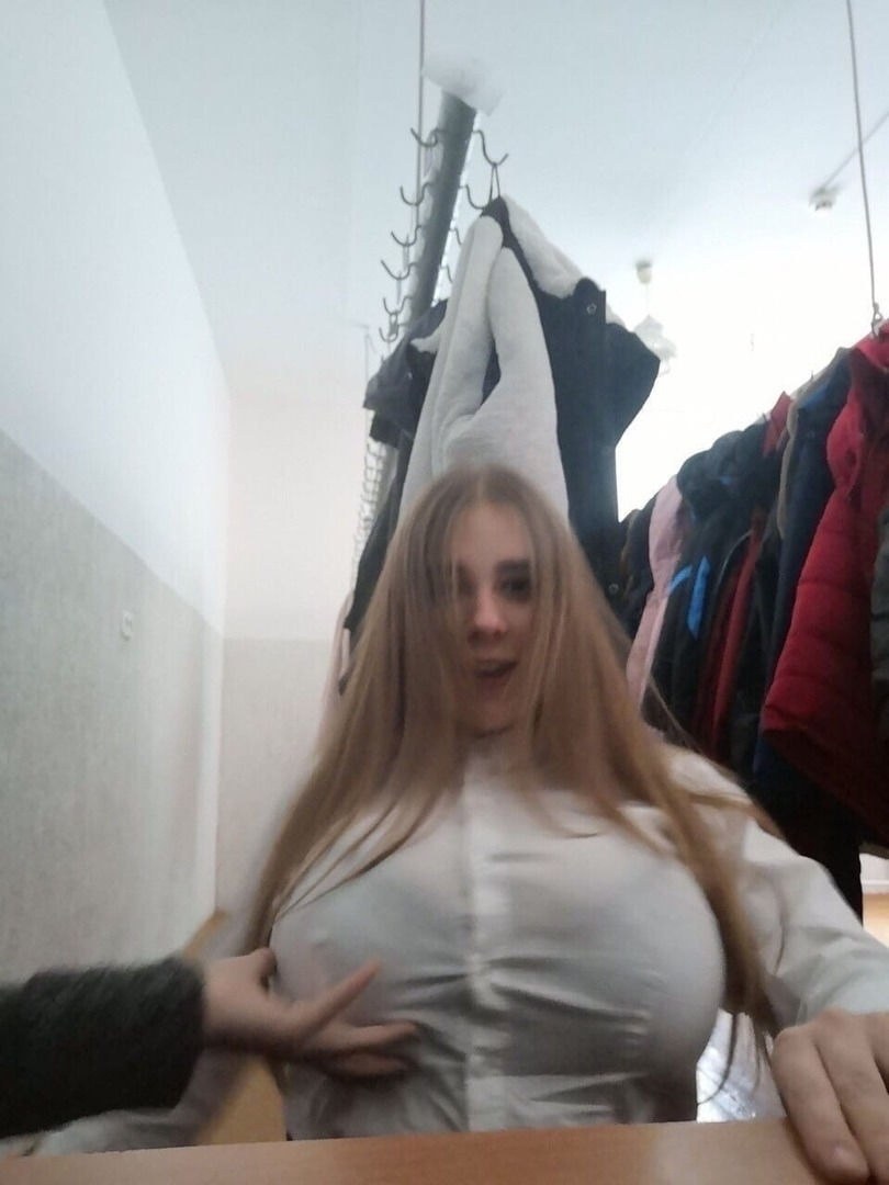Красивые болельщицы Барселоны