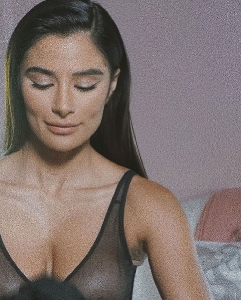 Diane Guerrero в купальнике