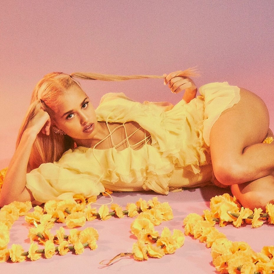 Tommy Genesis hot