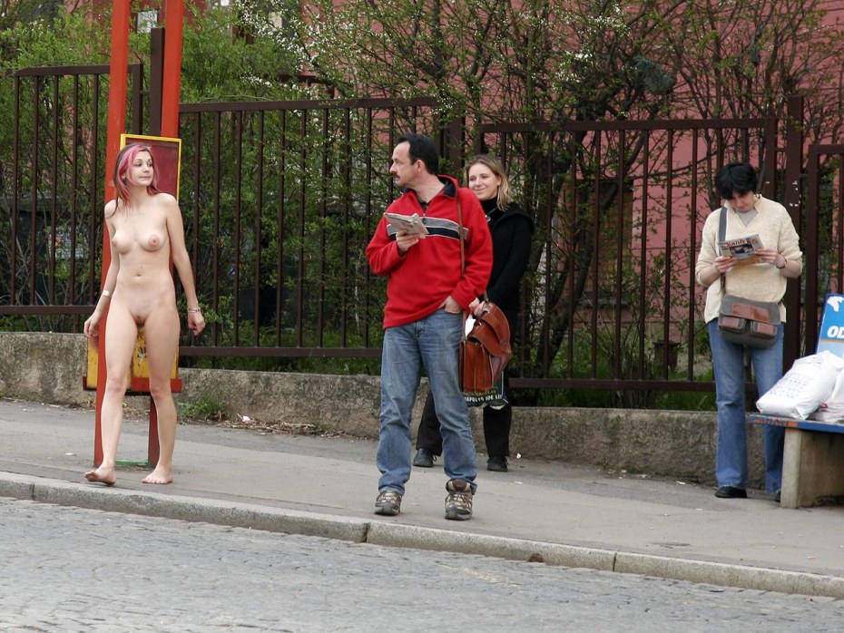 Эксгибиционизм девушки