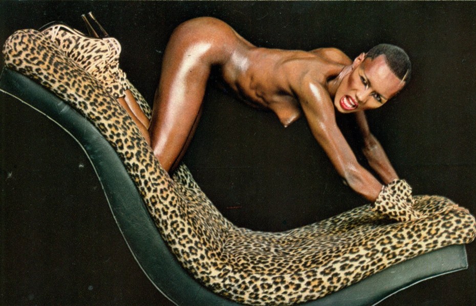 Беверли Грейс Джонс nude