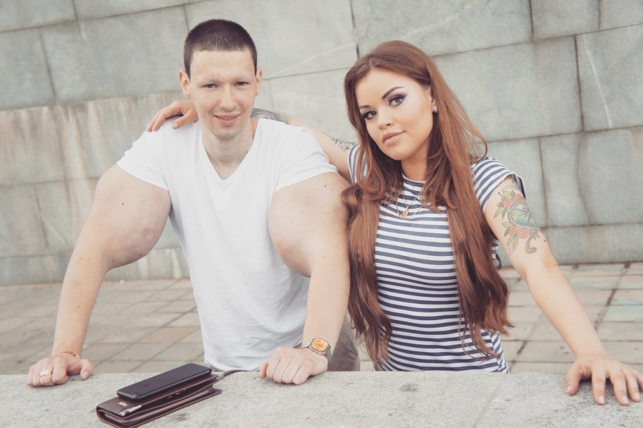 Алеся Малибу и руки базуки