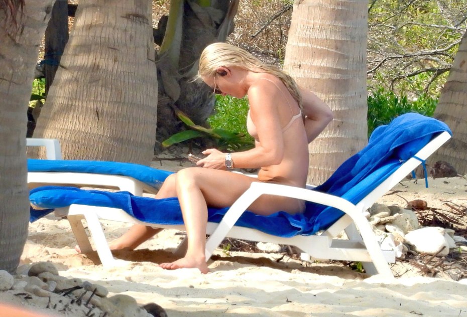 During an Outdoor photo shoot, this hot blonde decided to have some hard schlong
