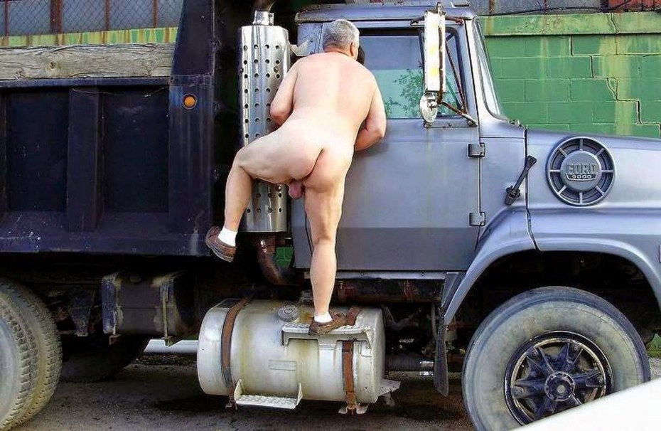 Голые девки в автодоме