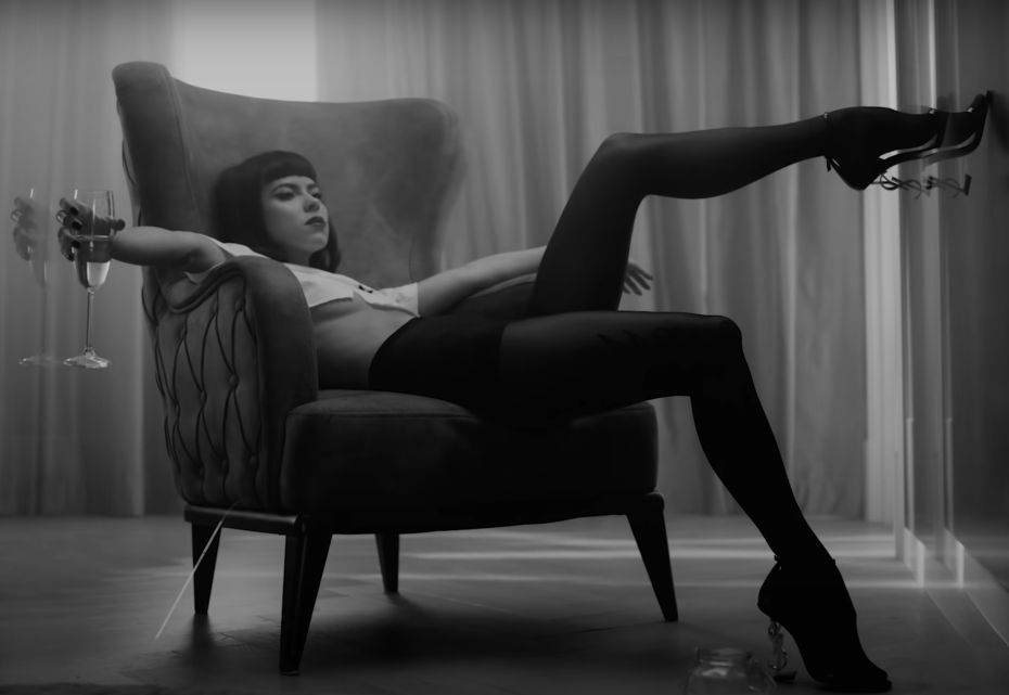Голая румынская певица Inna