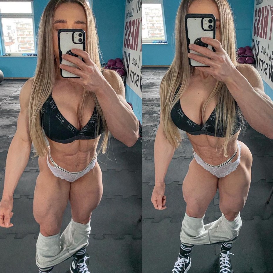 Аниме девушки в купальниках