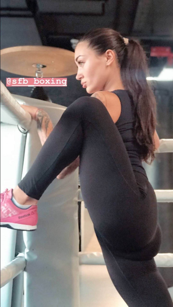 Девушки Spy tight леггинсах