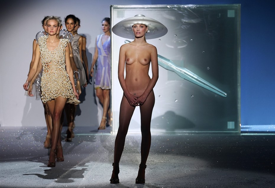 Чарли Ле Минду Charlie le naked